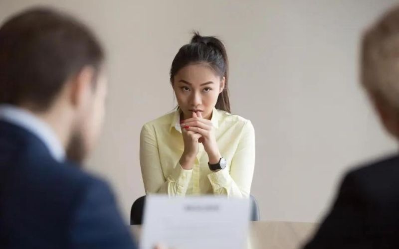 Không nên quá tự tin hoặc tự ti khi phỏng vấn
